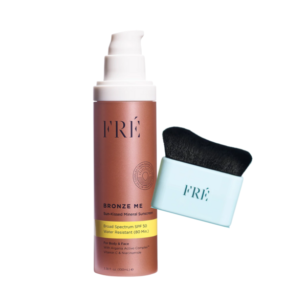 Product and lifestyle images of Sun-Kissed Bronzing Duo