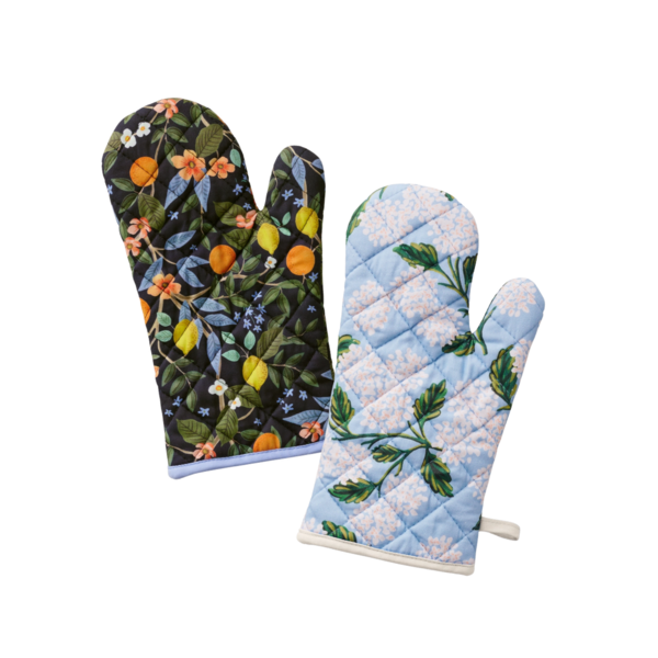 Product images of oven mitts